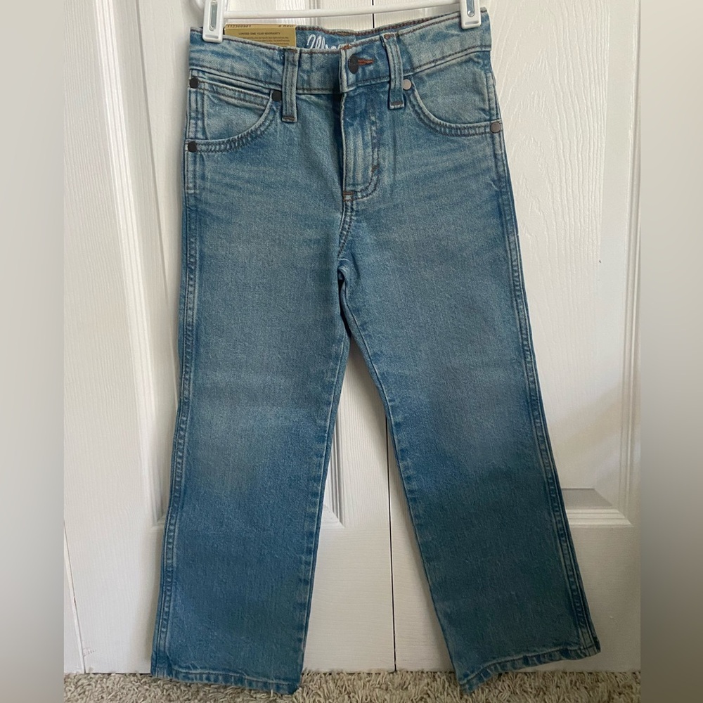 NWT Wrangler Boys Relaxed Bootcut Jeans size 6